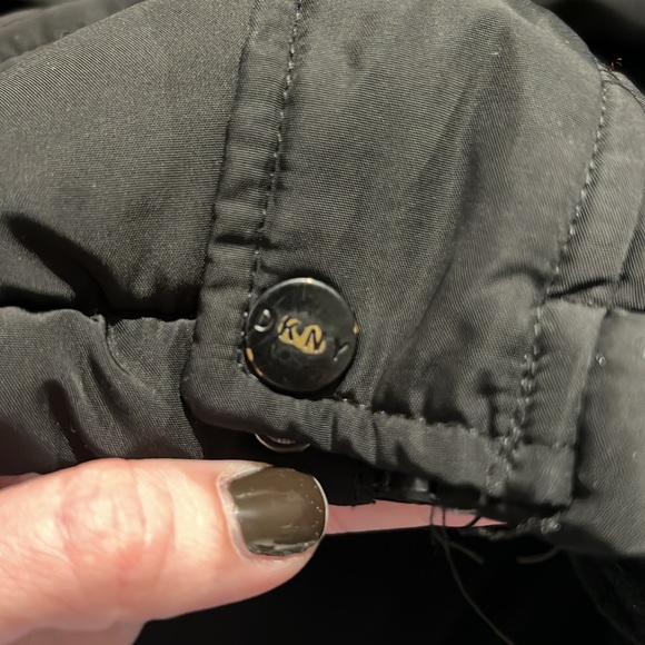 Boys DKNY puffer winter jacket black warm coat size 7 preloved - Picture 8 of 10